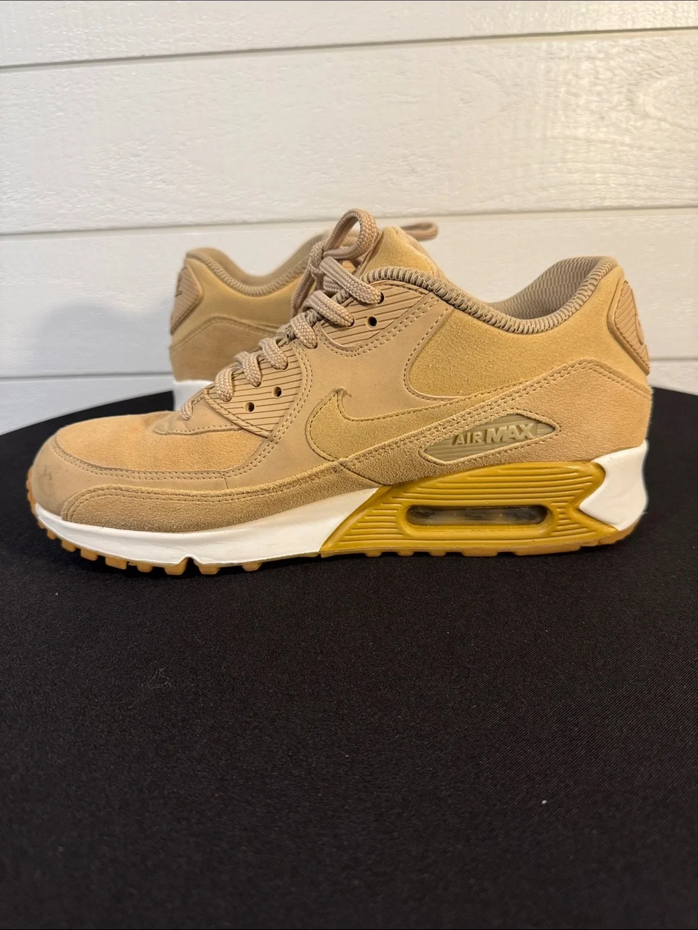 Nike Air Max Men's Casual Sneakers - Tan size 9